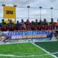 Foto bersama mengawali pertandingan pertama Kapolda Cup 2026 di Lapangan Mini Soccer Goldstone Arena, Mimika, Sabtu (18/4/2026). (Foto: Galeri Papua/Ahmad)
