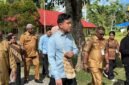 Wapres RI, Gibran Rakabuming Raka, berkunjung ke sekolah asrama Sentra Pendidikan di Jalan Poros SP2-SP5, Mimika, Papua Tengah. (Foto: Galeri Papua/Endy Langobelen)