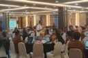 Pemateri dari Kemendagri memamaparkan materi dalam Sosialisasi Digitalisasi Pelaporan Inovasi Daerah di Ballroom Hotel Horizon Diana, Timika, Papua Tengah pada selasa (21/4/26). (Foto: Galeri Papua/Kevin Kurni)