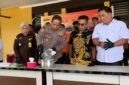 Pemusnahan barang bukti yang berlangsung di Mapolres Mimika, di Jalan Agimuga, Mile 32, Distrik Kuala Kencana, Mimika, Papua Tengah, Senin (27/4/2026). (Foto: Galeri Papua/Ahmad)