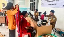 Kegiatan jemput bola oleh Disdukcapil Kabupaten Mimika di Lapas Kelas II B Timika, Senin (27/4/2026). (Foto: Dok. Disdukcapil Mimika)