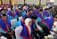 Sejumlah calon jemaah haji yang akan menuju Mekkah mengikuti seremonial pelepasan di Graha Eme Neme Yauware, Selasa (28/4/2026), (Foto: Galeri Papua/Ahmad)