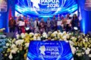 Finalis Duta Bahasa Papua 2026 bersama Dewan Juri tampil pada Malam Puncak Pemilihan Duta Bahasa Papua di Jayapura, Sabtu, 11 April 2026. Galeripapua/Ikbal Asra