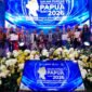 Finalis Duta Bahasa Papua 2026 bersama Dewan Juri tampil pada Malam Puncak Pemilihan Duta Bahasa Papua di Jayapura, Sabtu, 11 April 2026. Galeripapua/Ikbal Asra