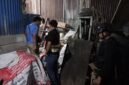 Polisi merespon ke TKP pembunuhan di kompleks belakang kantor Grapari, Jalan Hasanuddin, Timika, pada Minggu (03/05/2026) dini hari. (Foto: Istimewa)