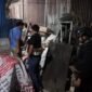 Polisi merespon ke TKP pembunuhan di kompleks belakang kantor Grapari, Jalan Hasanuddin, Timika, pada Minggu (03/05/2026) dini hari. (Foto: Istimewa)