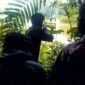 Anggota TPNPB Kodap XVI Yahukimo melakukan penembakan kapal yang melintas di wilayah perbatasan antara Kabupaten Yahukimo dan Asmat. (Foto: Dok. TPNPB-OPM)