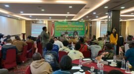 Pelaksanaan pertemuan bertajuk “Hearing Pimpinan DPR Papua Tengah” di Ballroom Hotel Horison Diana, Timika, Selasa (5/5/2026). (Foto: Galeri Papua/Ahmad).