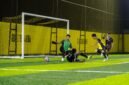 Momen pertandingan SMK Petra melawan SMA Negeri 6 pada laga perdana Kapolda Cup II Minia Soccer di Goldstone Arena Mini Soccer, Timika, Papua Tengah, Selasa (12/5/2026). (Foto: Istimewa/Fernando Rio)