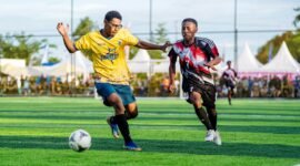 SMA Taruna Dharma kontra SMA Shining Stars pada babak penyisihan Kapolda Cup II Mini Soccer 2026 tingkat SMA se-Kabupaten Mimika, di Goldstone Arena Mini Soccer, Timika, Rabu (13/5/2026) sore. (Foto: Istimewa/Fernando Rio)
