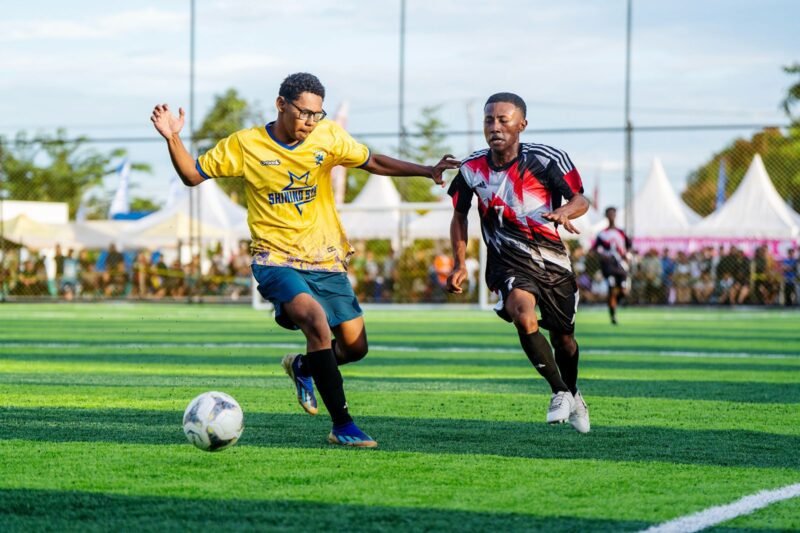 SMA Taruna Dharma kontra SMA Shining Stars pada babak penyisihan Kapolda Cup II Mini Soccer 2026 tingkat SMA se-Kabupaten Mimika, di Goldstone Arena Mini Soccer, Timika, Rabu (13/5/2026) sore. (Foto: Istimewa/Fernando Rio)