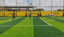 Pertandingan lanjutan Kapolda Cup Season II antara SMA YPPGI dan SMK Hermon, yang berlangsung pada Sabtu (16/5/2026) sore. (Foto: Galeri Papua/Kevin Kurni)