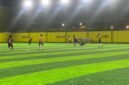 Pertandingan SMK Amamapare melawan SMA YPPGI dalam babak penyisihan grup terakhir Turnamen Minisoccer Kapolda Cup II di Goldstone Arena, Minggu (17/5/2026). (Foto: Galeri Papua/Ahmad)