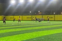 Pertandingan SMK Amamapare melawan SMA YPPGI dalam babak penyisihan grup terakhir Turnamen Minisoccer Kapolda Cup II di Goldstone Arena, Minggu (17/5/2026). (Foto: Galeri Papua/Ahmad)