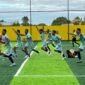 Selebrasi para pemain SMA Taruna usai menekuk SMA Amamapare dalam babak 16 besar turnamen Minisoccer Kapolda Cup II di Goldstone Arena, Timika, pada Senin (18 Mei 2026). (Foto: Galeri Papua/Endy Langobelen)