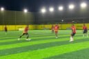 Pertandingan perebutan juara 3 Internal Polri Kapolda Cup II antara Panpel vs Polsek Miru di Goldstone Arena, Rabu (20/5/2026). (Foto: Galeri Papua/Ahmad)