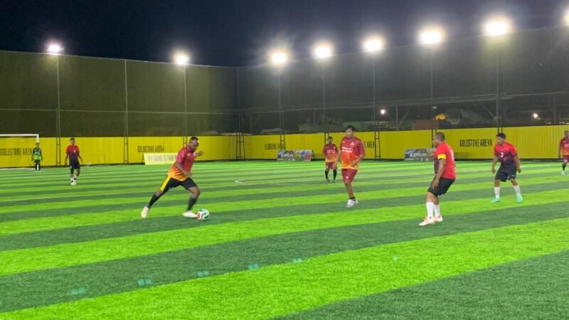Pertandingan perebutan juara 3 Internal Polri Kapolda Cup II antara Panpel vs Polsek Miru di Goldstone Arena, Rabu (20/5/2026). (Foto: Galeri Papua/Ahmad)