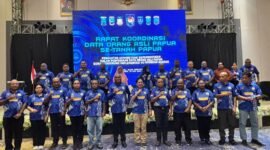 Foto bersama kegiatan Rapat Koordinasi Data OAP se-Tanah Papua di Jayapura. (Foto: Istimewa). 