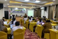 Suasana pertemuan evaluasi Program Promosi Kesehatan dan Microsite yang berlangsung di Ballroom Hotel Grand Tembaga, Selasa (26/5/2026).(Foto: Galeri Papua/Ahmad