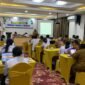 Suasana pertemuan evaluasi Program Promosi Kesehatan dan Microsite yang berlangsung di Ballroom Hotel Grand Tembaga, Selasa (26/5/2026).(Foto: Galeri Papua/Ahmad