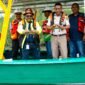 Senior Vice President Sustainable Development PTFI, Natan Kum, bersama pihak instansi pemerintah melakukan pelepasan indukan kepiting di Muara Tipuka, Kabupaten Mimika, Papua Tengah, Kamis (28/5/2026). (Foto: Istimewa/Marsel Nara)