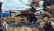 Upaya penanganan oleh aparat kepolisian dalam peristiwa ledakan besar di Distrik Biak Kota, Kabupaten Biak Numfor, Minggu (31/5/2026). (Foto: Istimewa/Humas Polres Biak)