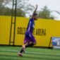 Pertandingan SMA SMRT 76 kontra SMK Yapis dalam turnamen Mini Soccer Kapolda Cup Season II antar SMA di Goldstone Arena, Jalan Irigasi, Timika, Rabu (13/5/2026) sore. (Foto: Istimewa/Fernando Rio)