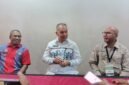 Ket. Foto: Ketua Komite Eksekutif Percepatan Pembangunan Otonomi Khusus Papua, Felix Wanggai (tengah) di Hotel Horison Diana Mimika, Kamis 30 April 2026. Galeripapua/ Kevin Kurni.