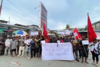 Mahasiswa FIM-WP menggelar aksi mimbar bebas di Waena, Jayapura, Sabtu, 2 Mei 2026. Galeripapua/ Istimewa.