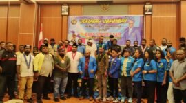 Para pimpinan organisasi kepemudaan, KNPI, dan organisasi Cipayung se-Tanah Papua berfoto bersama usai deklarasi dukungan kepada Sopater Sam untuk maju sebagai calon Ketua Umum DPP KNPI di Kota Jayapura, Papua, Senin, 11 Mei 2026. Galeripapua/Istimewa
