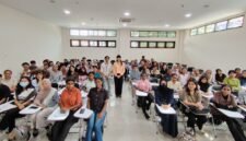 Mahasiswa Jurusan Farmasi Universitas Cenderawasih mengikuti kelas inovasi produk bahan alam Papua bersama UMKM Rumapapua Kombucha dalam mata kuliah Farmakognosi di Jayapura, Rabu, 13 Mei 2026. Galeripapua/Istimewa
