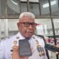 Bupati Mimika, Johannes Rettob, usai mengikuti upacara memperingati hari lahirnya Pancasila di Halaman Kantor Pusat Pemerintahan. (Foto: Galeri Papua/Kevin Kurni)