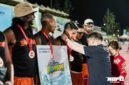 Pengalungan medali kepada para pemain Curry Bombers usai meraih juara 3 dalam ajang NBFO. (Kedua dari kiri) Wrestle Mansawan.  (Foto: Istimewa/NBFO)