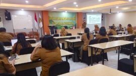 Suasana sosialisasi inovasi daerah tahun 2026 oleh Dinkes Mimika di ruang pertemuan Lantai 3 Hotel Grand Tembaga, Selasa (2/6/2026). (Foto: Galeri Papua/Ahmad)