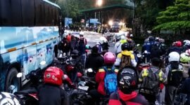 Suasana di Check Point Kuala Kencana ketika adanya aksi pada Kamis (4/6/2026). (Foto: Istimewa/Tangkapan layar video amatir warga)