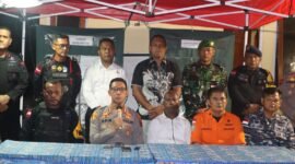 Kapolres Biak Numfor bersama tim gabungan melaksanakan Konferensi Pers terkait perkembangan lanjutan pasca ledakan di lokasi kejadian pada rabu (3/6/2026) malam. (Foto: Istimewa/Humas Polres Biak Numfor)