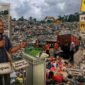 Ilustrasi persoalan pengelolaan sampah di Kabupaten Mimika. (Foto: Galeri Papua/Endy Langobelen regenerated by Google Gemini)