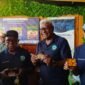 (Dari kiri) Vice President Environmental PT Freeport Indonesia, Gesang Setyadi; Wakil Bupati, Emanuel Kemong; Bupati Mimika, Johannes Rettob; dan Direktur Executive Vice President Sustainable Development PT Freeport Indonesia, Claus wamafma dalam acara Expo Lingkungan di Halaman Eme Neme Yauware. (Foto: Galeri Papua/Kevin Kurni)