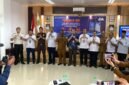 Foto bersama pada pembukaan sosialisasi Identitas Kependudukan Digital (IKD) di Aula Kantor Disdukcapil Kabupaten Mimika, Papua Tengah, Senin (8/6/2026). (Foto: Galeri Papua/Ahmad)