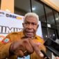 Bupati Mimika, Johannes Rettob, saat memberikan penjelasan kepada awak media di Graha Eme Neme Yauware, Timika, Selasa (9/6/2026). (Foto: Galeri Papua/Endy Langobelen)
