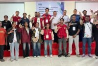Foto bersama usai kegiatan penjemputan dan pelepasan siswa-siswi ADEM tahun 2023 yang digelar Dinas Pendidikan dan Kebudayaan Provinsi Papua Tengah di Aula SMP Negeri 2 Mimika, Jalan Budi Utomo, Timika, Rabu (10/6/2026). (Foto: Galeri Papua/Endy Langobelen)