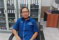Kepala Cabang PELNI Timika, Sigit Sujatmoko, saat di temui Galeripapua.com di Kantor Cabang Pelni Mimika. (Foto: Galeri Papua/Kevin Kurni)