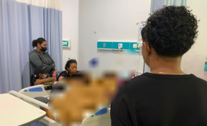 Korban menjalani perawatan di RSUD Mimika. (Foto: Istimewa)