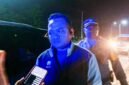 Kapolres Mimika, AKBP Billyandja Budiman, diwawancarai awak media usai mengamankan aksi saling serang di Jalan Cenderawasih, Timika, Papua Tengah. ( Foto: Galeri Papua/ Kevin Kurni)