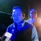 Kapolres Mimika, AKBP Billyandja Budiman, diwawancarai awak media usai mengamankan aksi saling serang di Jalan Cenderawasih, Timika, Papua Tengah. ( Foto: Galeri Papua/ Kevin Kurni)