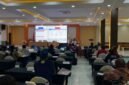 Narasumber sedang memaparkan materi kepada peserta sosialisasi di Multipurpose Room Grand Tembaga Hotel, Jumat (12/6/2026). (Foto: Galeri Papua/Ahmad)
