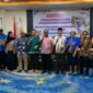 Foto bersama pada pembukaan kegiatan sosialisasi di Ballroom Hotel Horison Ultima Timika, Kamis (18/6/2026). (Foto: Galeri Papua/Ahmad)