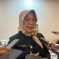 Sekertaris Dinas Kesehatan Mimika, Dr. Sisma HL, saat diwawancarai awak media.(Foto: Galeri Papua/Kevin Kurni)
