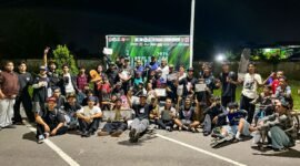 Foto bersama usai kegiatan Go Skateboarding Day 2026 di Pasar Sentral Timika, Papua Tengah, Sabtu (20/6/2026). (Foto: Galeri Papua/Endy Langobelen)