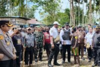 Proses penyelesaian perang adat di Kampung Amole, Distrik Kwamki Narama, Mimika, Papua Tengah, Rabu (24/6/2026). (Foto: Istimewa)